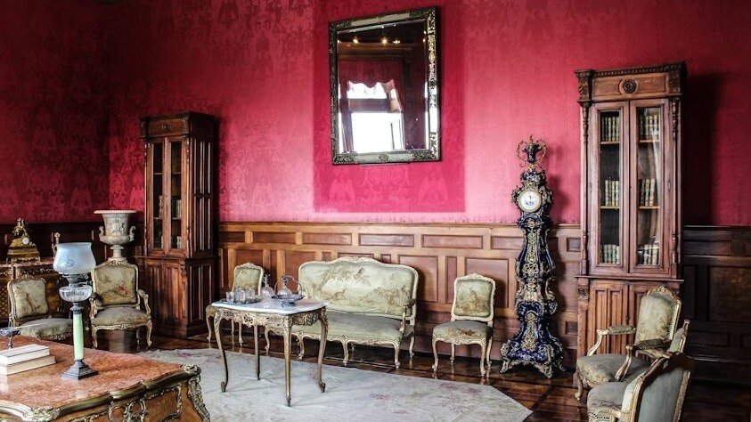 Old vintage furniture buyers Ballantyne North Caroline. Updated 2025